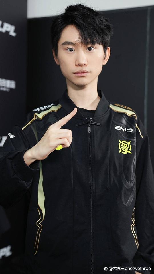 出色发挥引发热议！，Doinb在TL比赛中锐不可当气势如虹延续