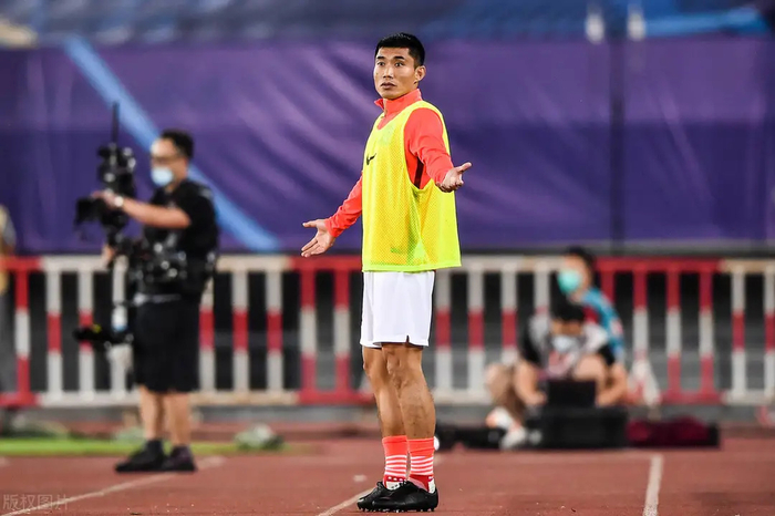 风云突变广州队窗口期伤情更新；中超版图或变；质疑声仍在；高层口径保持一致